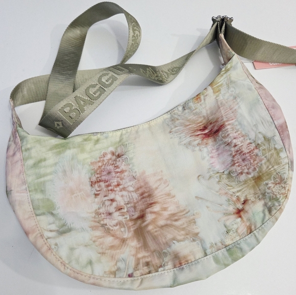 BAGGU X COLLINA STRADA MEDIUM NYLON CRESCENT BAG - CREAM CHRYSANTHEMUM - Picture 8 of 8